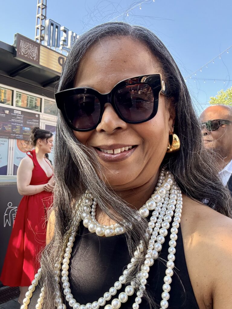 Lisa Lang Blakeney - USA Today Bestselling Author